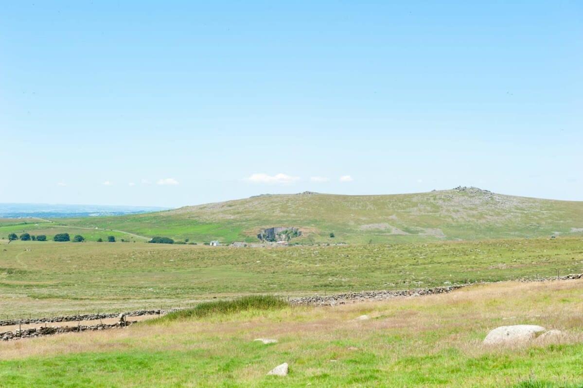 Dartmoor Barn On North Hessary Tor Villa Yelverton Eksteriør billede